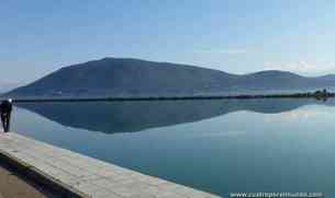 Laguna marina como un plato llegando a Lefkada