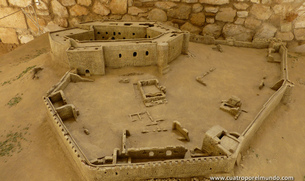 Maqueta del fuerte en la sala de exposiciones