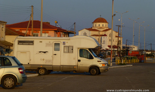 Aparcados en Porto Lagos