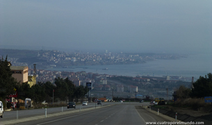 Bajando el cueston que hay para llegar a Tekirdag