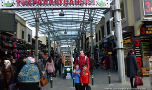 Entrada al mercado cubierto de Bursa